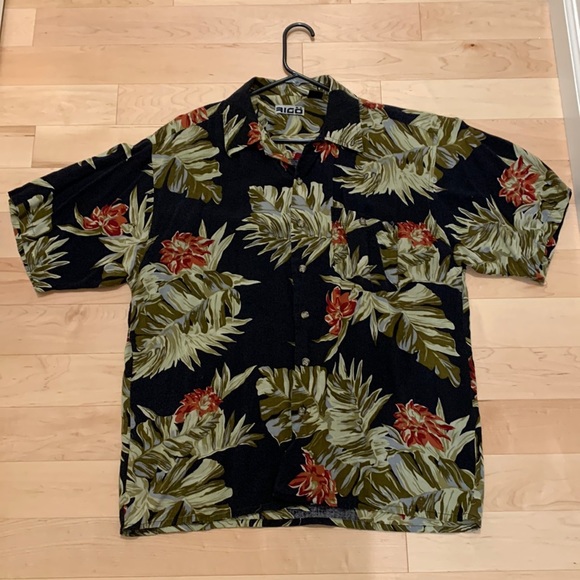 Other - Mens Hawaiian shirt